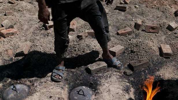 Jak robią cegły w Afganistanie? Tradycyjna manufaktura w pobliżu Bagram 1