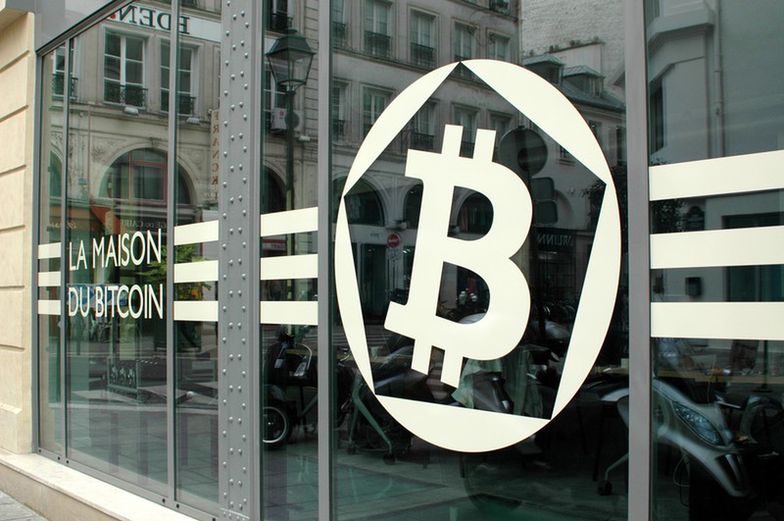 Grecy uciekają z banków do bitcoina. Czy sieć to wytrzyma?