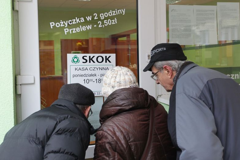 Syndyk chce pieniędzy od członków SKOK Wołomin, udziałowcy oburzeni