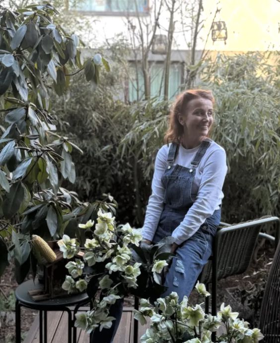 Katarzyna Zielińska w ogrodzie