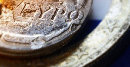 Grecja na progu niewypłacalności. Sięga po pieniądze firm państwowych i miast