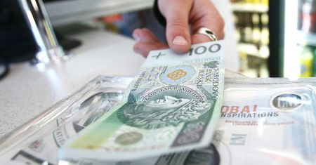 Karuzela oszustw. Wyłudzono co najmniej 9 mld złotych