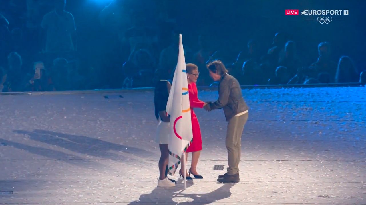 Tom Cruise gave a performance during the closing ceremony of the Olympic Games in Paris.