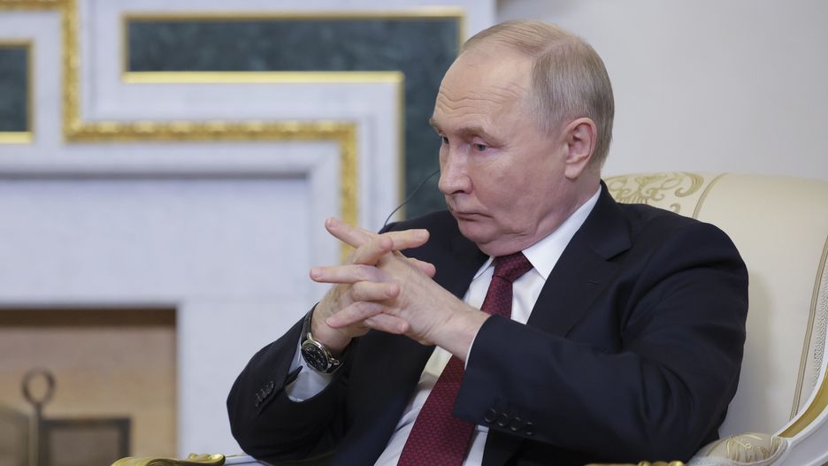 27th St. Petersburg International Economic Forum (SPIEF)
epa11394044 Russia's President Vladimir Putin attends a meeting with President of Republika Srpska (Serb Republic) on the sidelines of the St. Petersburg International Economic Forum (SPIEF) in St. Petersburg, Russia, 06 June 2024. The 27th St.Petersburg International Economic Forum takes place in St. Petersburg from 05 until 08 June 2024.  EPA/ANTON VAGANOV / POOL 
Dostawca: PAP/EPA.
ANTON VAGANOV / POOL