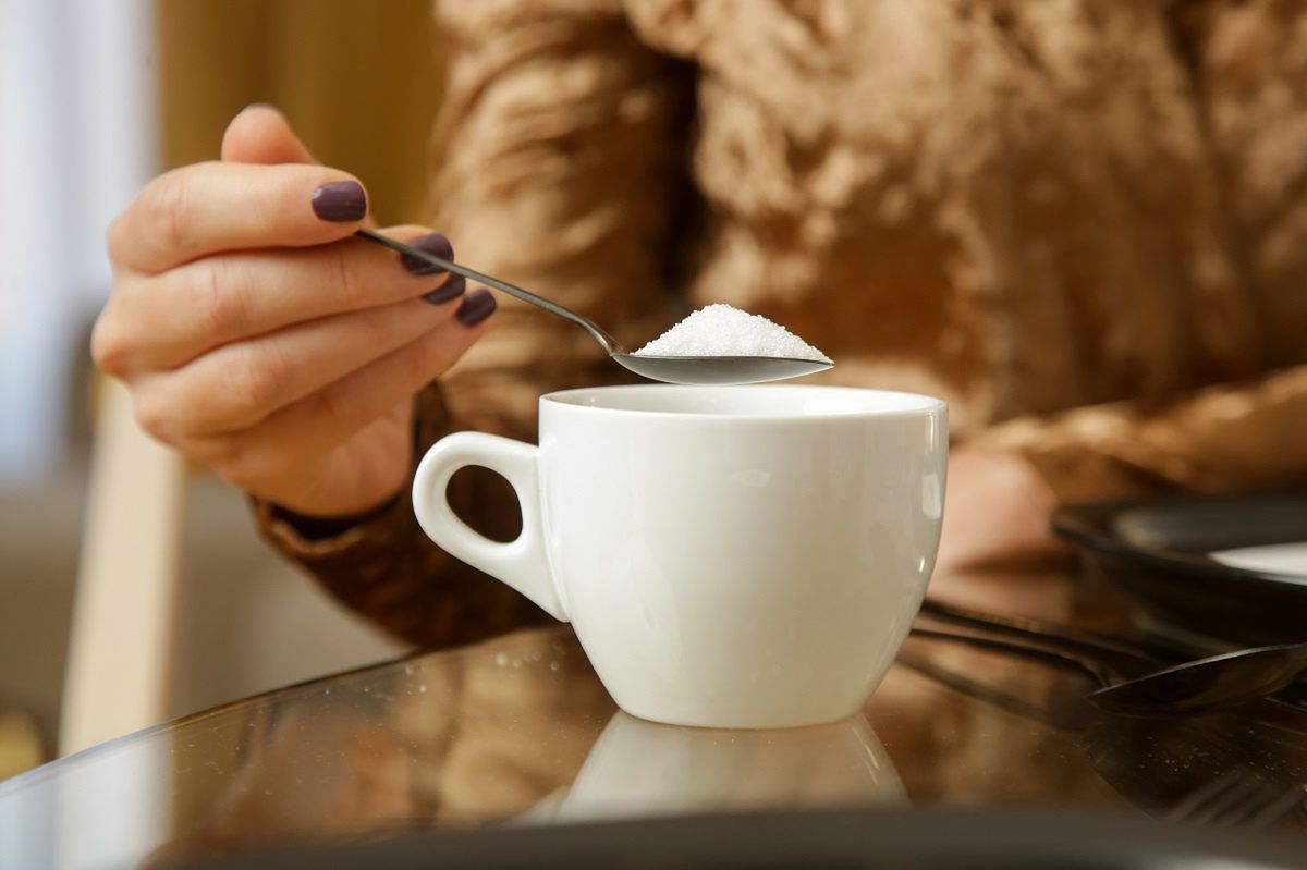 Excessive sugar consumption: the hidden signs and tips to reduce intake, according to a dietitian