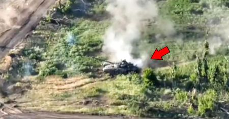 Potężna eksplozja rosyjskiego czołgu T-72B. Ukraińska artyleria pokazała moment ataku