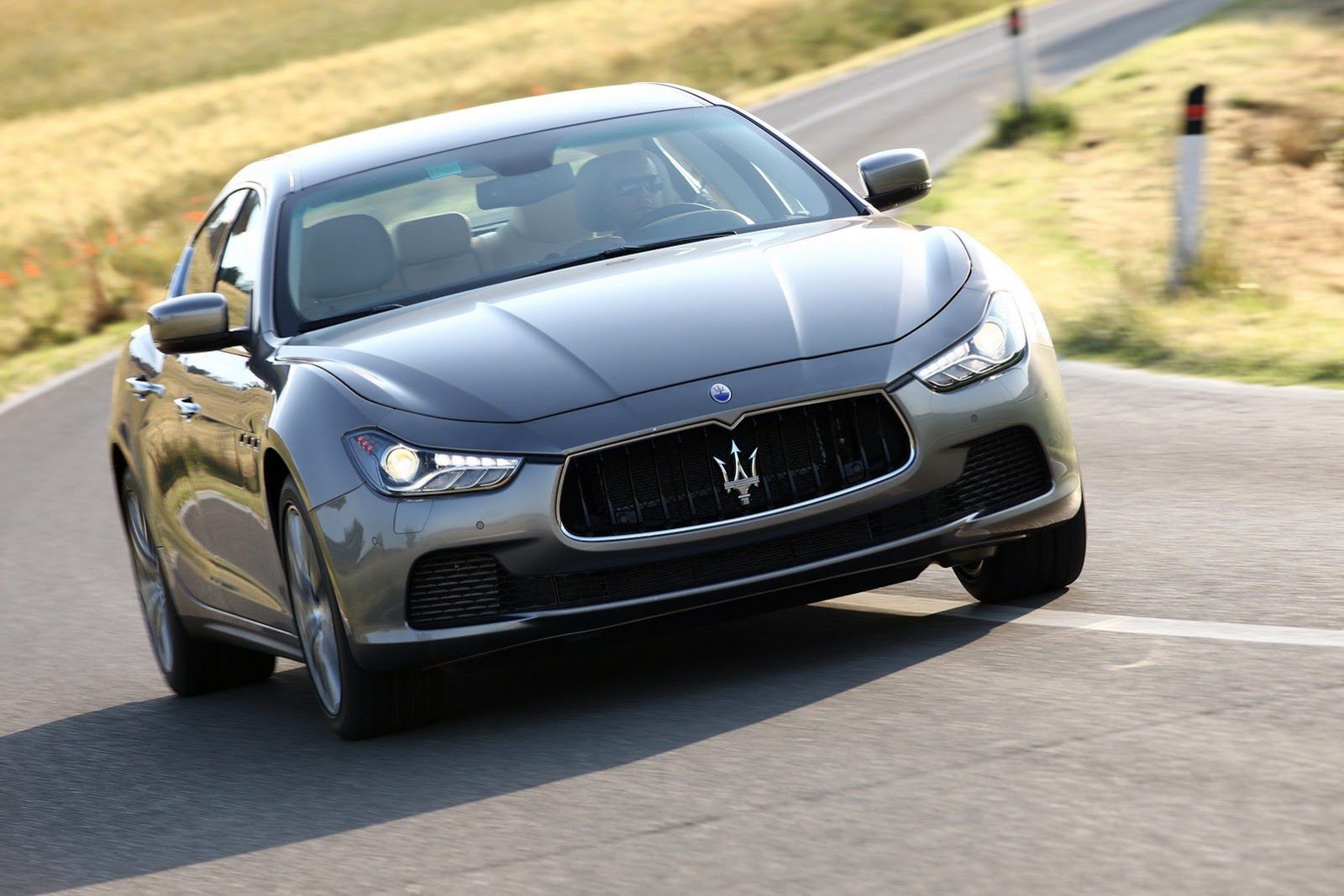 2014 Maserati Ghibli - Włosi wiedzą, co to piękno [galeria] 31