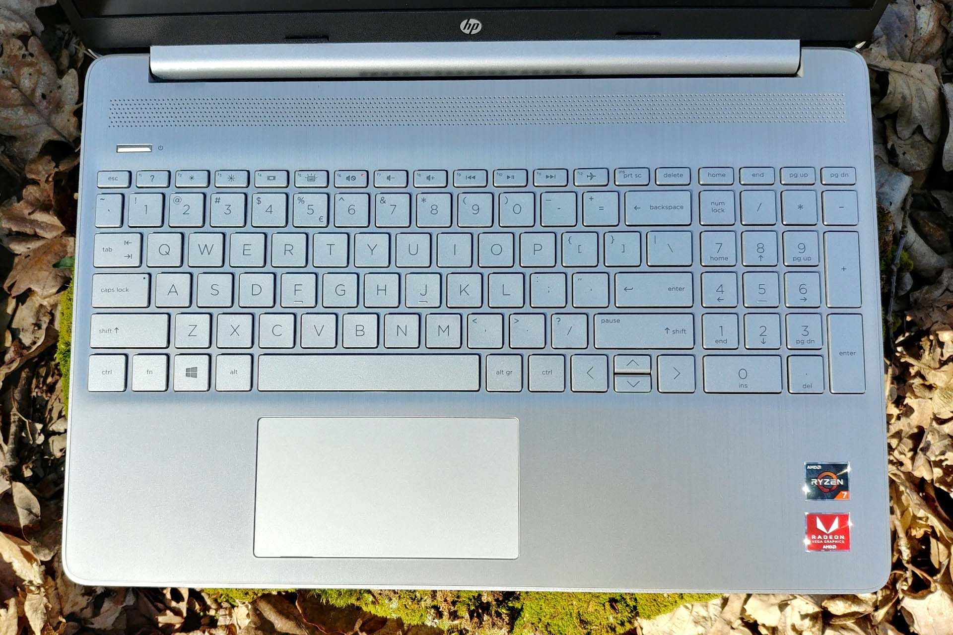 HP 15s klawiatura