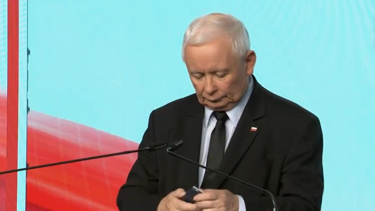 Jarosław Kaczyński podczas konferencji prasowej