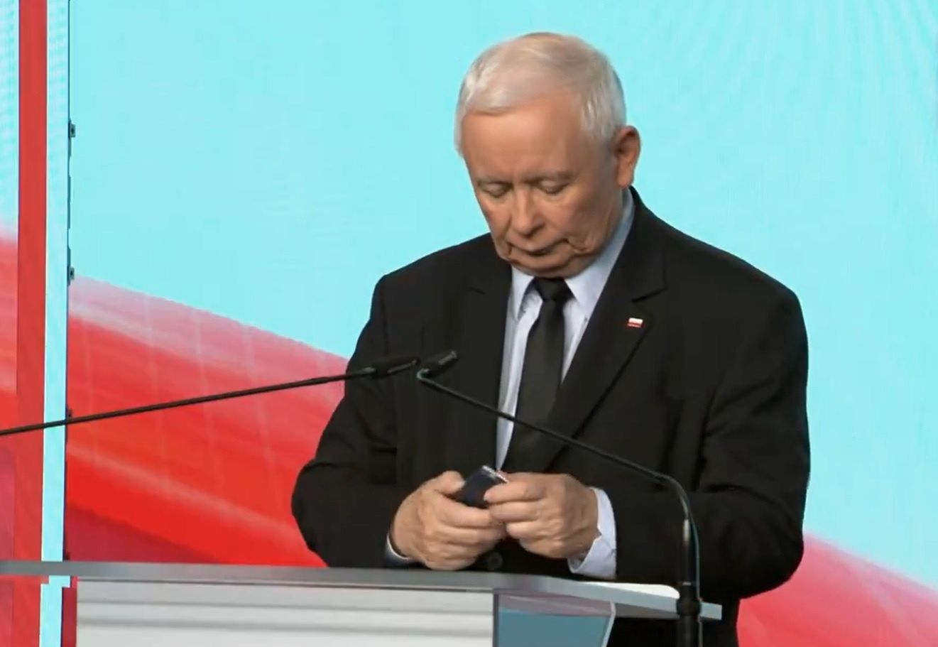 Jarosław Kaczyński podczas konferencji prasowej