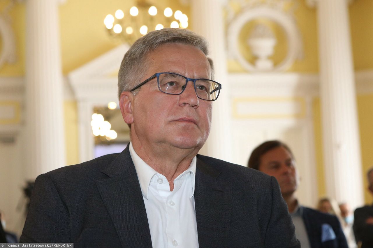 Podwyżki dla polityków. Komorowski: Ludzie widzą byle jaką pracę posłów