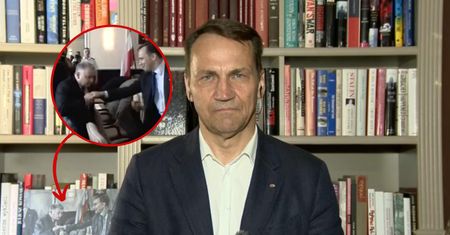 Sikorski miał zdjęcie Kaczyńskiego. "Zobacz, Jarku"