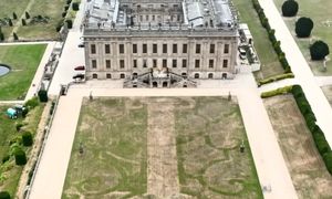 Historyczny ogród wyłonił się spod trawy. Wszystko przez rekordowe upały