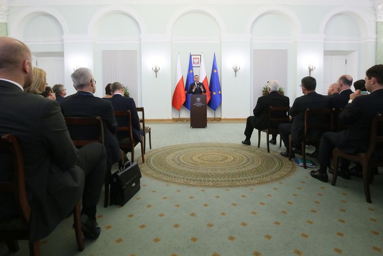 Prezydent Andrzej Duda podczas spotkania z ambasadorami RP