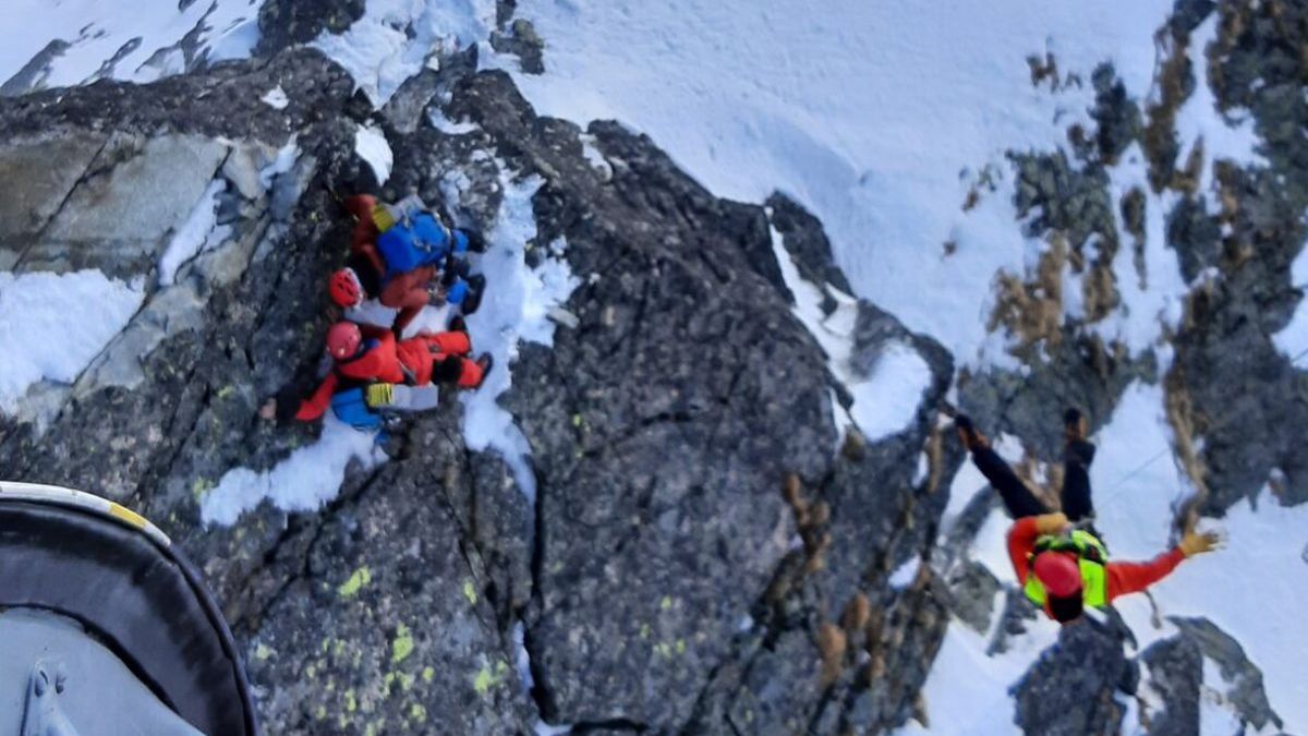 Dwoje Polaków utknęło w zimowych warunkach