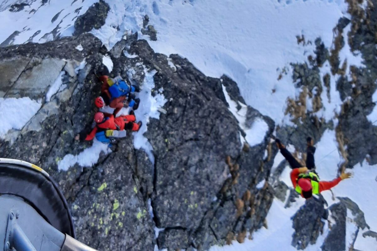 Akcja ratunkowa TOPR i HZS. Dwoje Polaków ewakuowano z Tatr