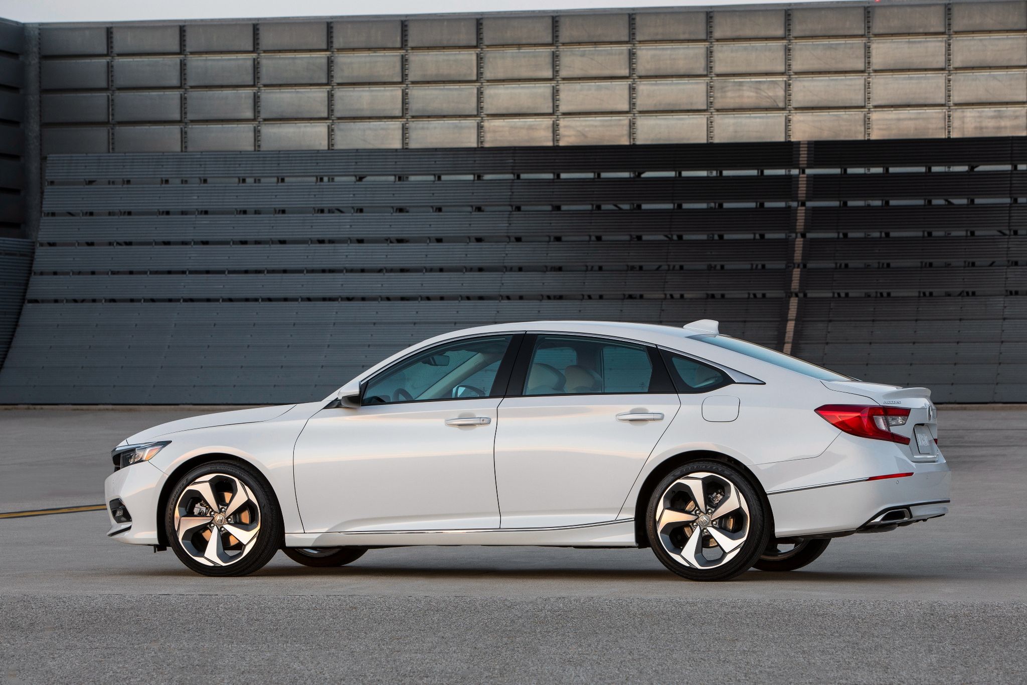 Interesująca, ale nie oferowana już w Europie Honda Accord