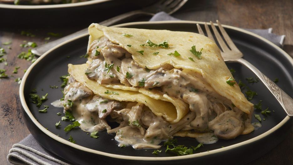 Savory Crepes with Creamy Garlic, Chicken and Mushrooms