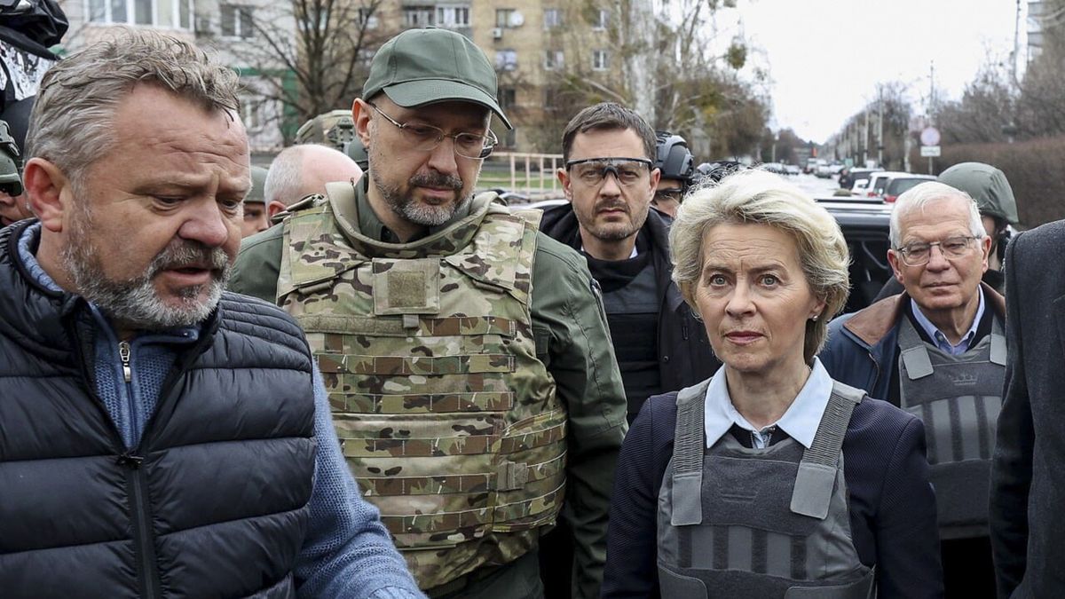 Von der Leyen wręczyła prezydentowi Ukrainy kwestionariusz akcesyjny do UE 
