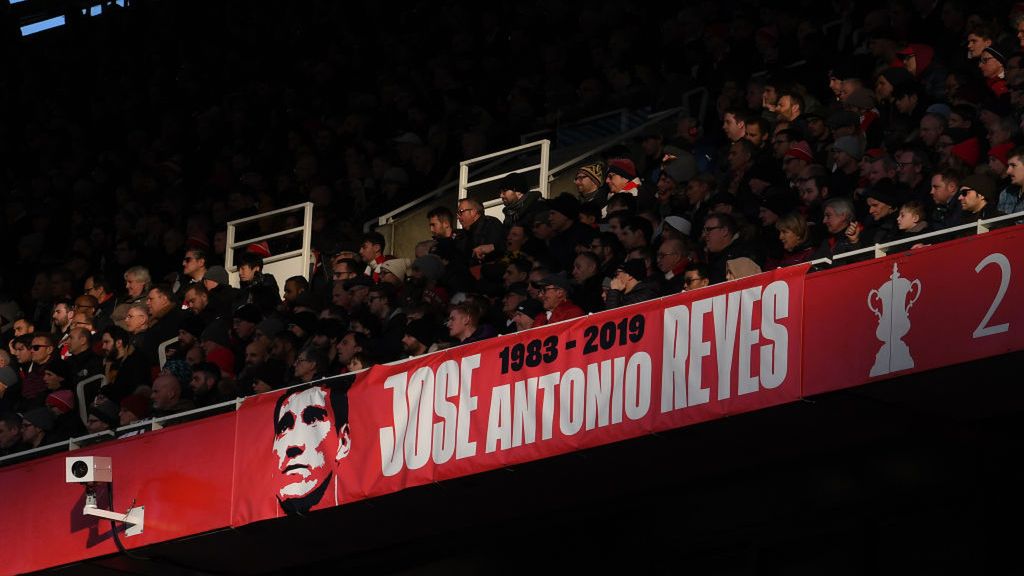 Zdjęcie okładkowe artykułu: Getty Images / David Price/Arsenal FC / Na zdjęciu: baner ku pamięci Jose Antonio Reyesa