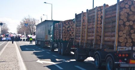 To będzie drogowy armagedon? Rolnicy chcą blokować drogi na koniec wakacji
