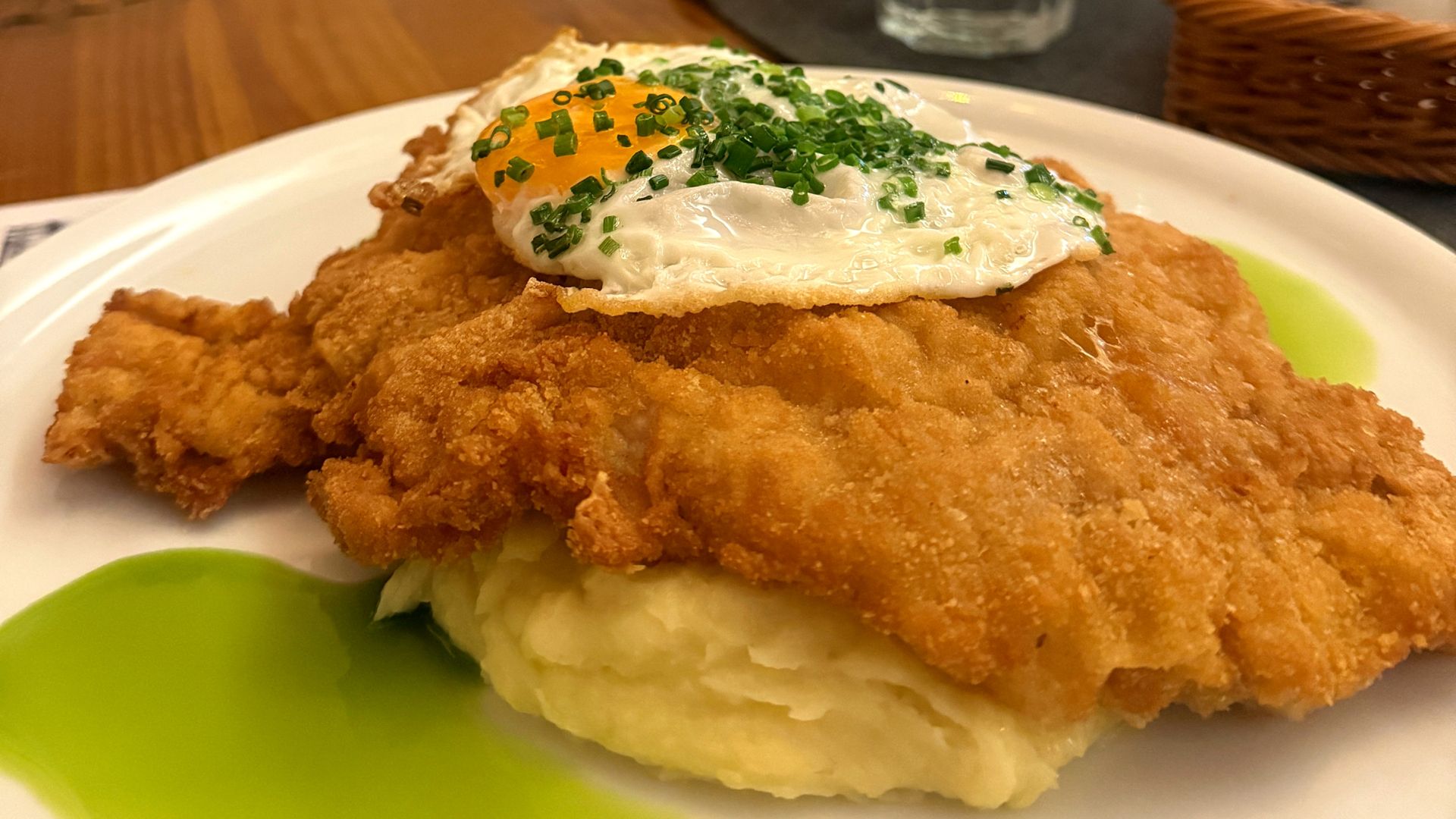 Uzależnienie od jedzenia to efekt działania mechanizmów biologicznych, nie brak silnej woli.