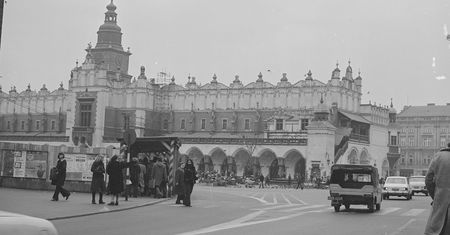 Tak wyglądała Polska kilkadziesiąt lat temu. Poznajesz te miasta?