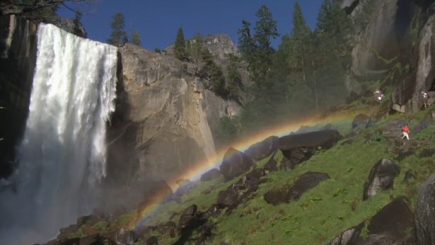 Księżycowe tęcze na time-lapse'ach w parku narodowym Yosemite [wideo]