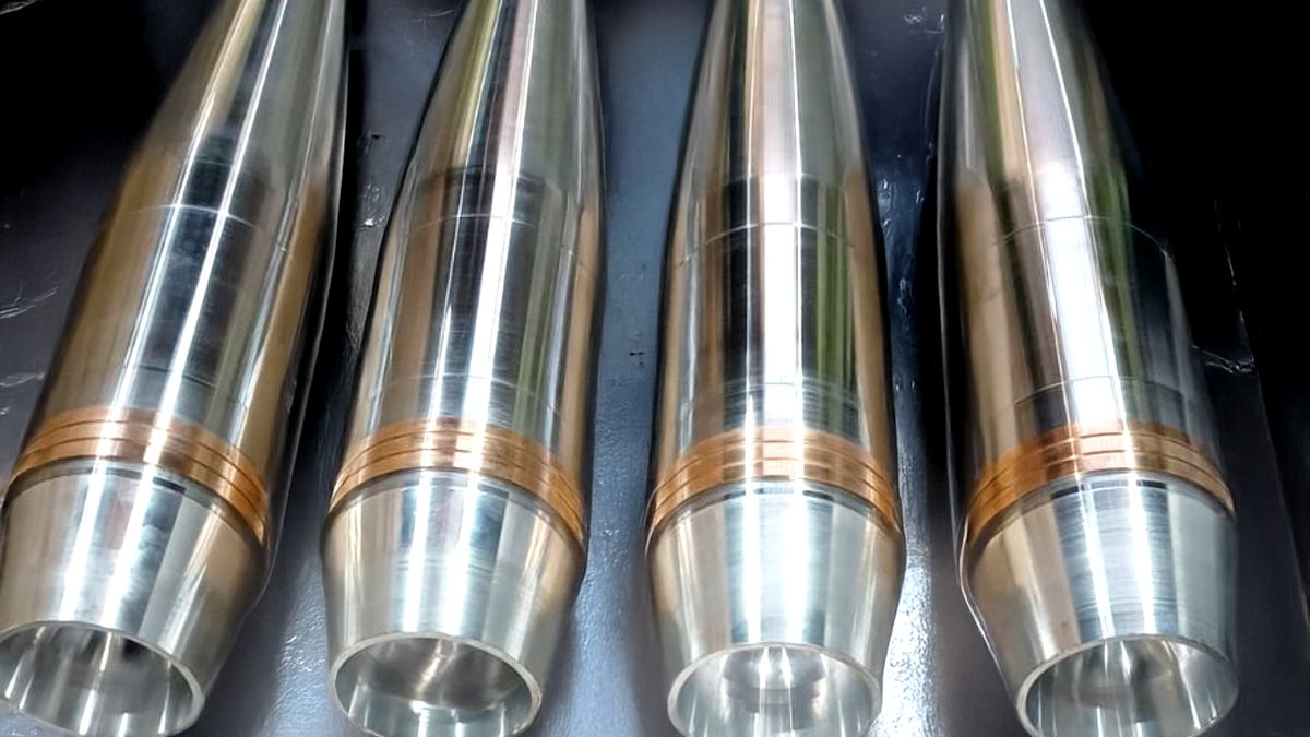 Pierwszy polski pocisk artyleryjski kalibru 155 