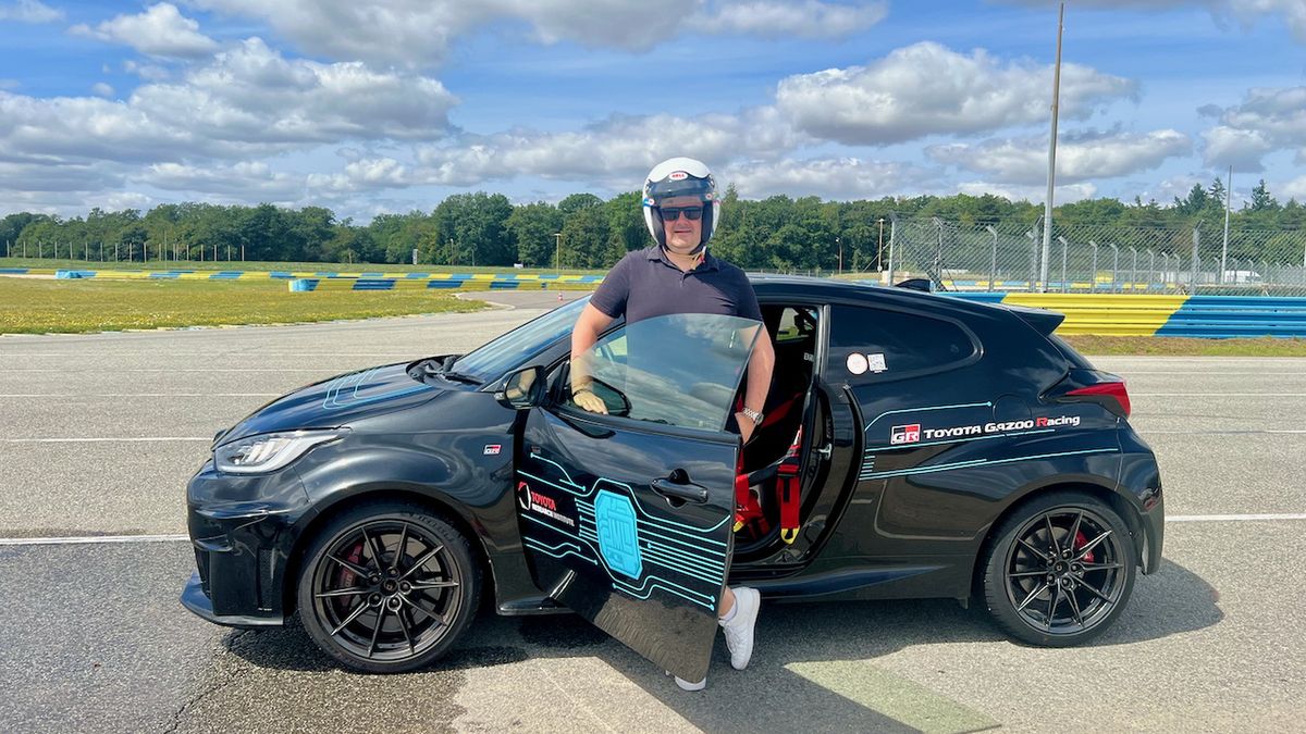 Autonomiczna Toyota GR Yaris na torze Dreux pod Paryżem