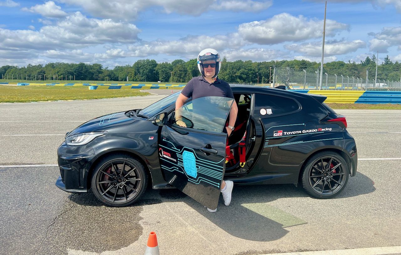 Autonomiczna Toyota GR Yaris na torze Dreux pod Paryżem