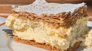 Kupuję gotowe ciasto i robię najlepszą kremówkę. Goście pytają, z której to cukierni