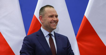 Ksiądz miał radę dla Nawrockiego. Mówił, by "wymierzył prawy prosty"
