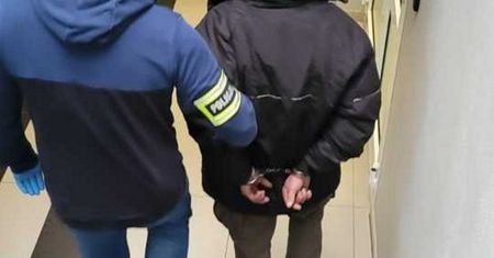 Elektrycznymi zniczami oświetlali mieszkania. Wcześniej kradli je z grobów