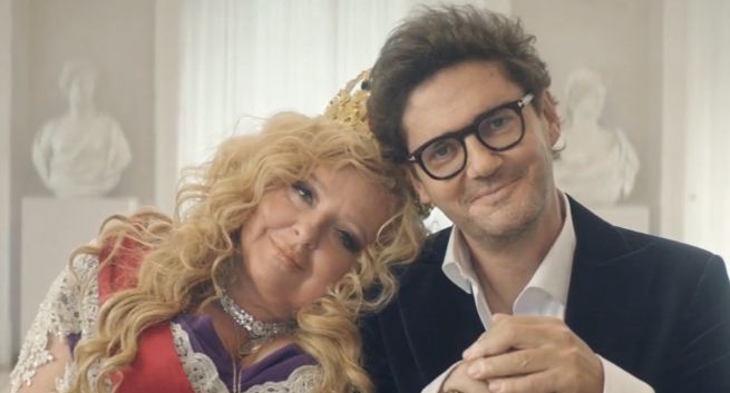 Wojewódzki i Gessler królewską parą w spocie jesiennej ramówki TVN (wideo)