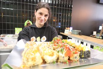Pierwsza na Dolnym Śląsku restauracja sieci Sushi Poke Go działa w Wałbrzychu. To rodzinna firma pasjonatów sportu