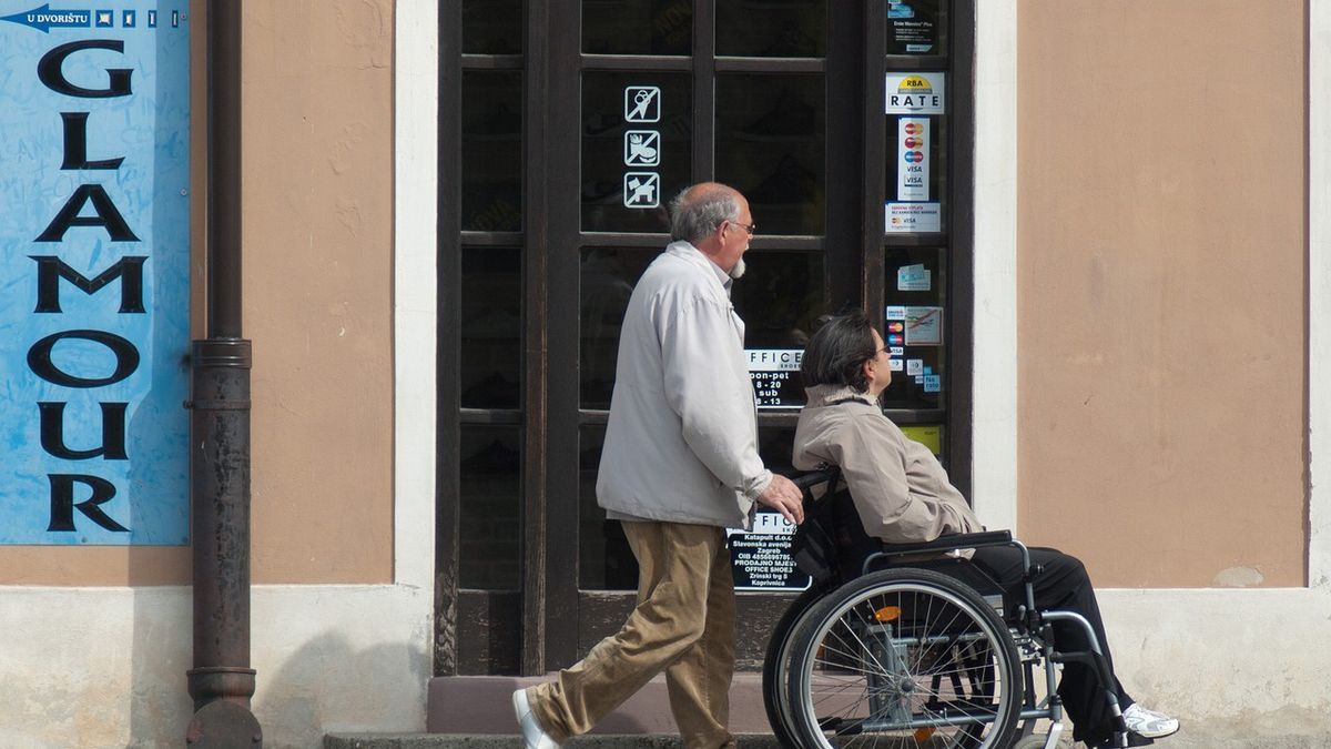 bariery architektoniczne wcale nie znikają w przestrzeni polskich miast/ zdjęcie ilustracyjne