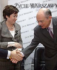 Marcinkiewicz wygrywa pierwszą turę wyborów w stolicy