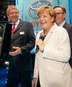 Angela Merkel podziwiała Toyotę Mirai we Frankfurcie