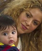 Shakira z synkiem na meczu