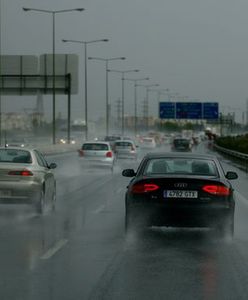 Jesienny deszcz groźny na drodze