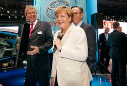 Angela Merkel podziwiała Toyotę Mirai we Frankfurcie