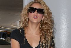 Shakira z dzieckiem na lotnisku!