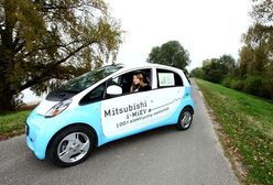 Iza Miko i jej Mitsubishi i-MIEV