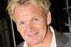 Gordon Ramsay na czerwonym dywanie.