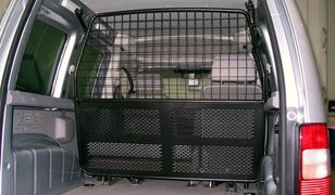 Rząd zamierza skasować auta z kratką