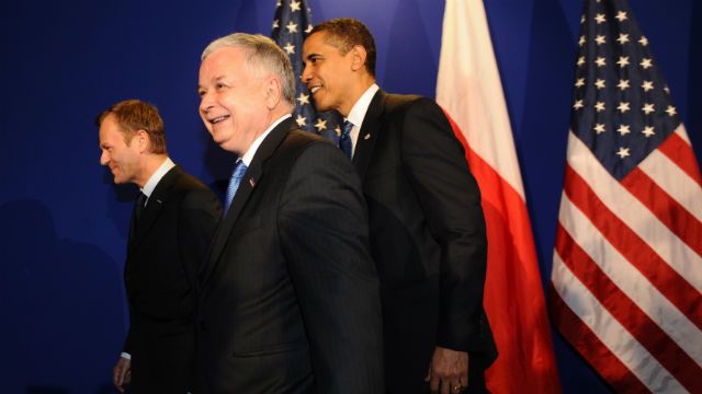 Donald Tusk, Lech Kaczyński i Barack Obama w 2009 roku na spotkaniu UE-USA w Pradze