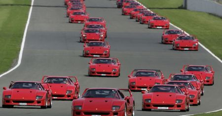 Zlot Ferrari F40 na urodziny modelu