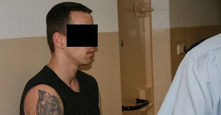 Pijany uszkodził auta, a potem uciekał przed policją