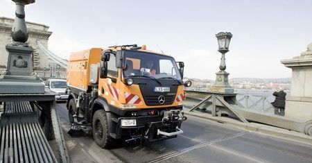 Unimog U 20 na ulicach Budapesztu